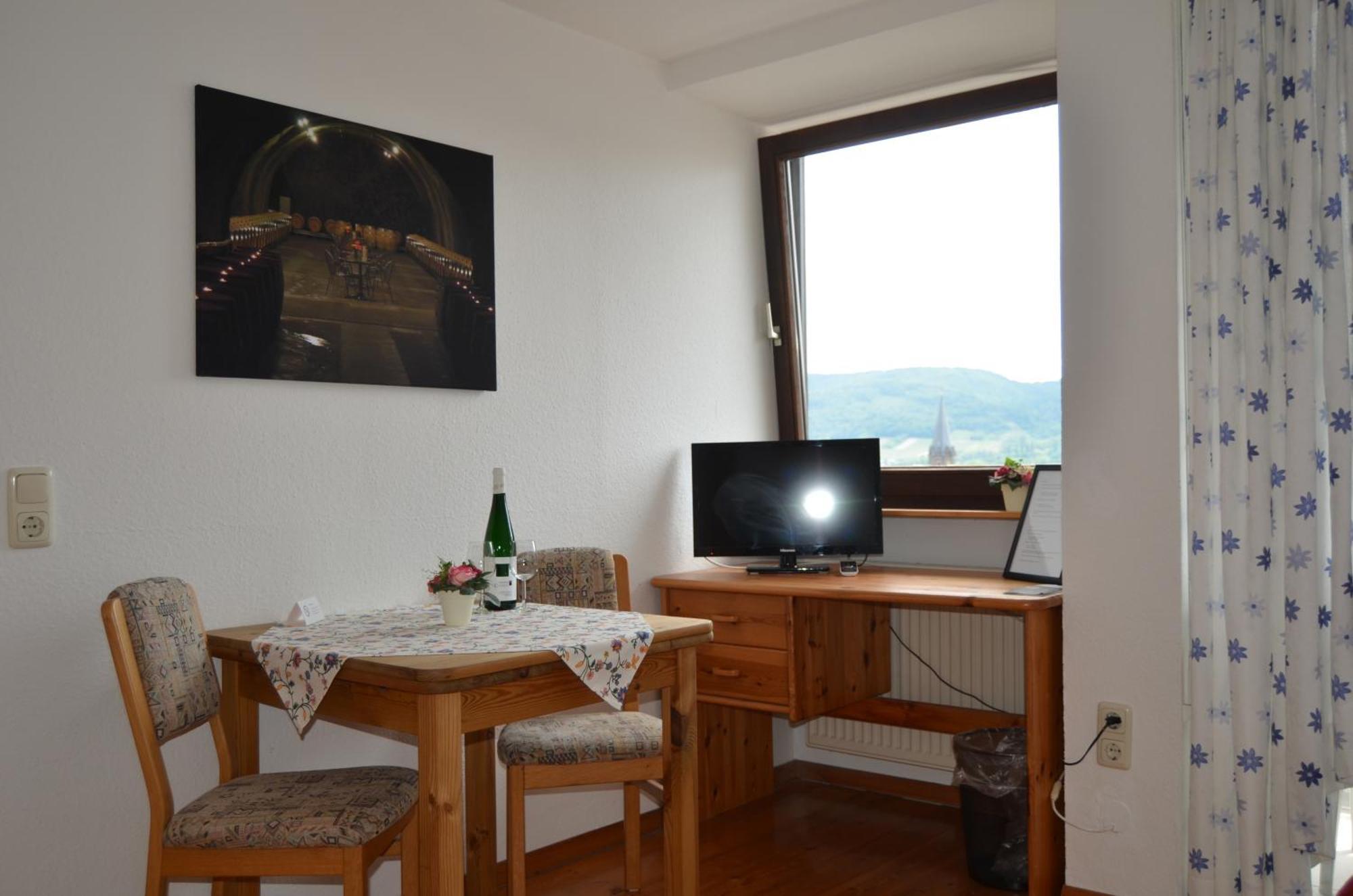 Weingut H. Gindorf Couette-café Lieser